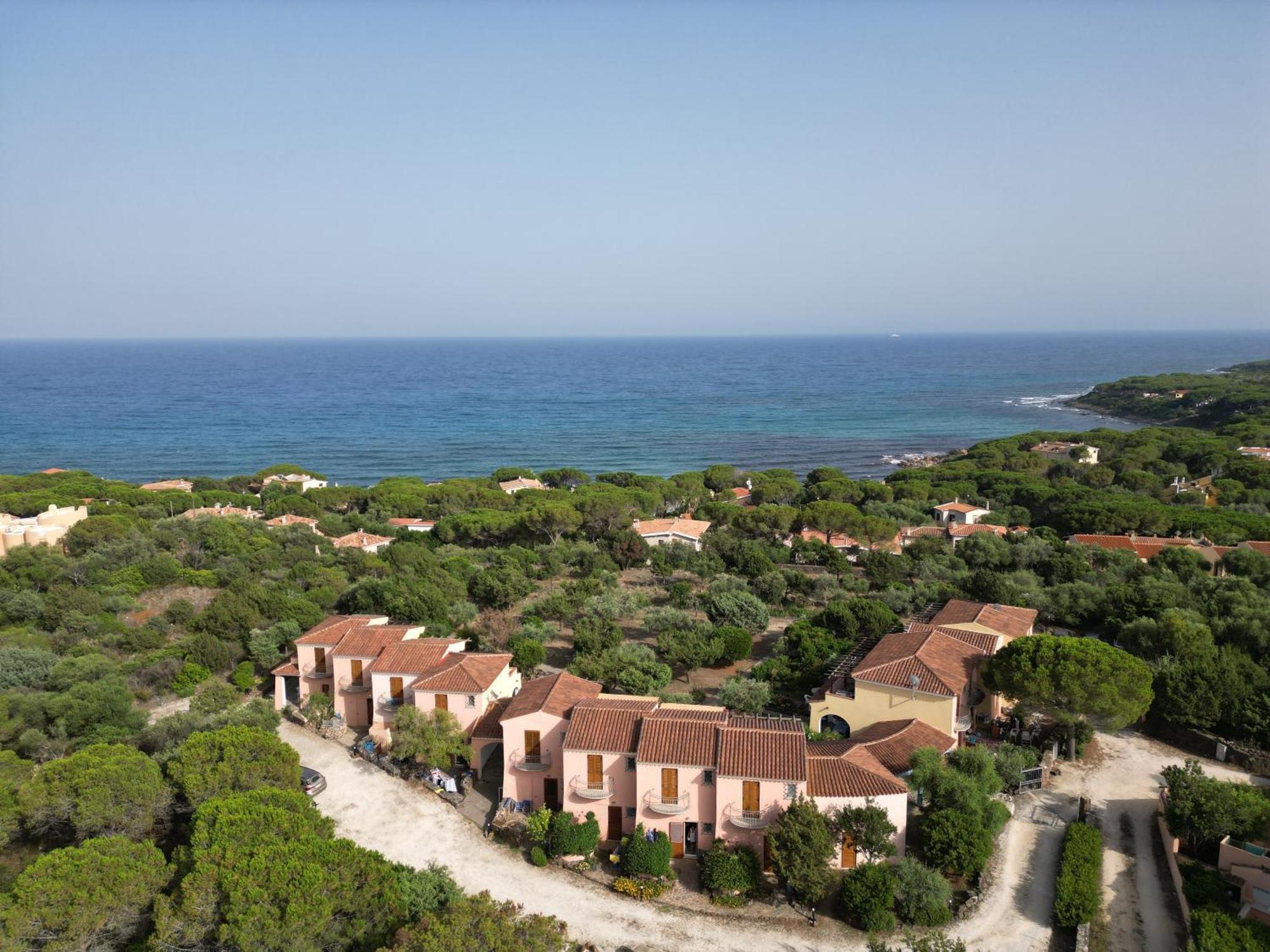 Residence "Il Sestante" Cala Liberotto Exterior photo